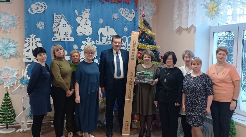 БАРАБАНОВО. Андрей Голубев  исполнил  наказ и  подарил новогодние подарки.  