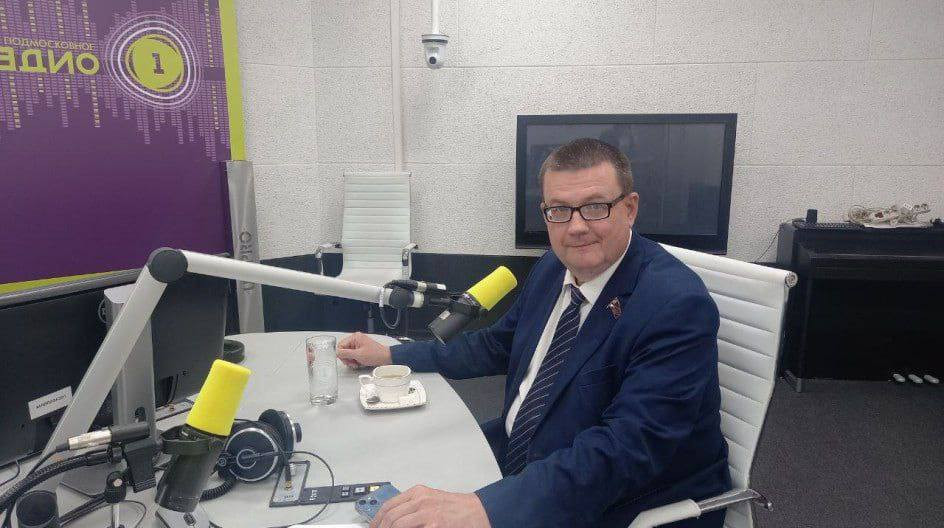 В прямом эфире на "Радио 1" подробно рассказал о прошедшем вчера Форуме "Активное долголетие в Подмосковье",
