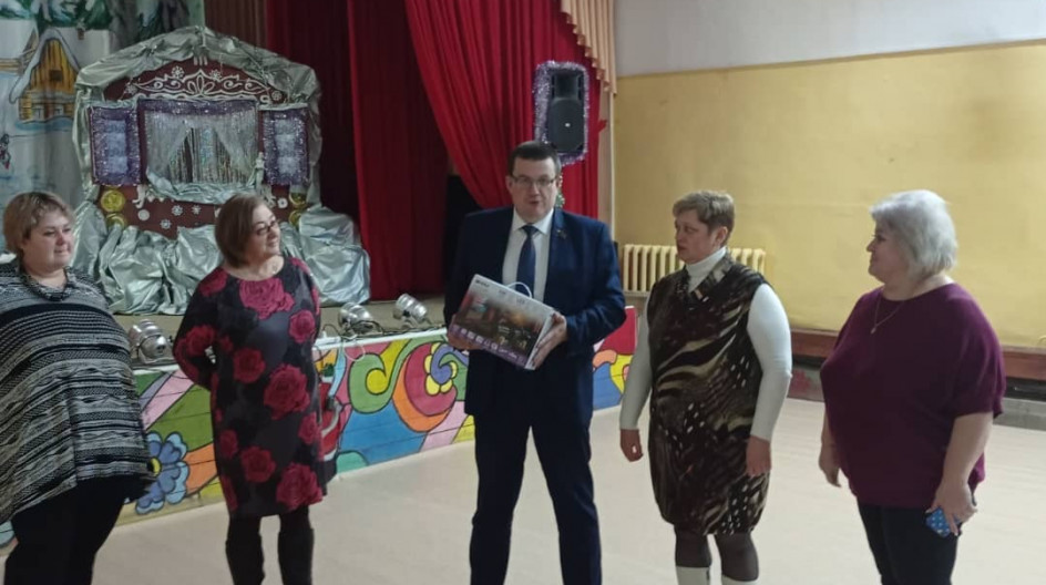 КОРЫСТОВО. Андрей Голубев продолжает  дарить новогодние подарки и исполнять наказы.