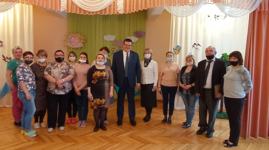 ПУЩИНО. Андрей Голубев помогает детскому саду №1