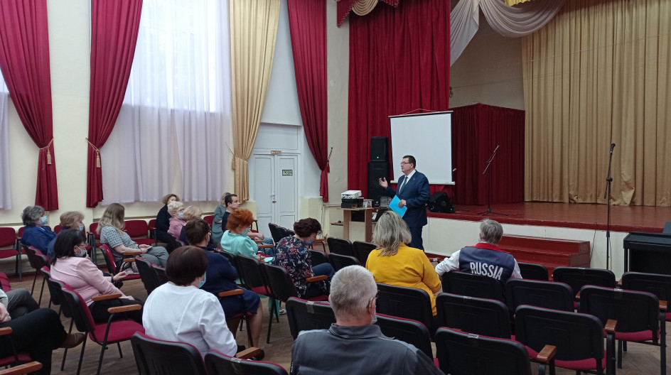 ПРОТВИНО. Андрей Голубев исполнил наказы коллектива Лицея