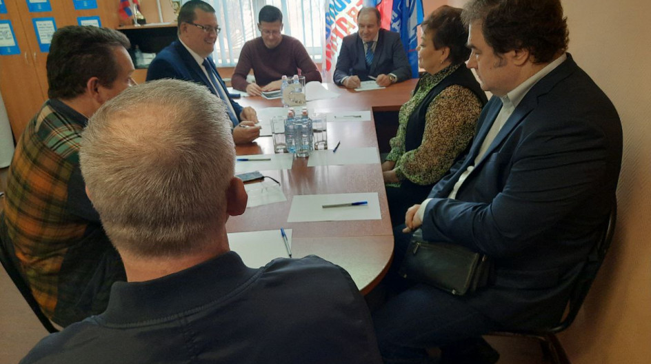 ПРОТВИНО. Принял участие в заседании фракции партии в местном Совете депутатов.