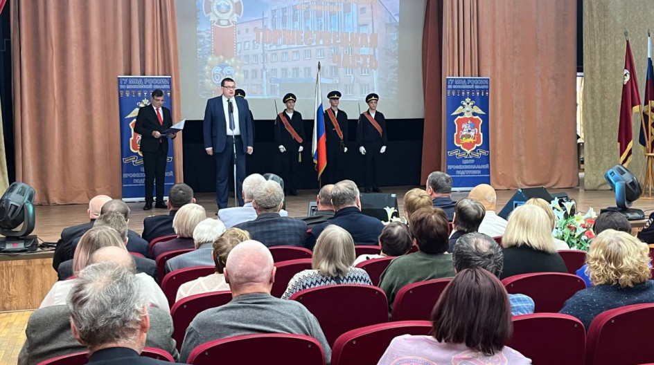 ПУЩИНО. Поздравил жителей "серебряного возраста" с Днём пожилого человека