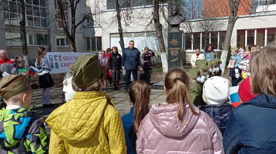 ПРОТВИНО. Андрей Голубев принял участие в трогательной детской акции  в честь Дня Победы. 