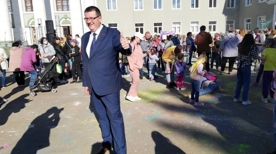 СТУПИНО. Депутат Мособлдумы Андрей Голубев посетил торжества в честь Дня защиты детей в г.о. Ступино