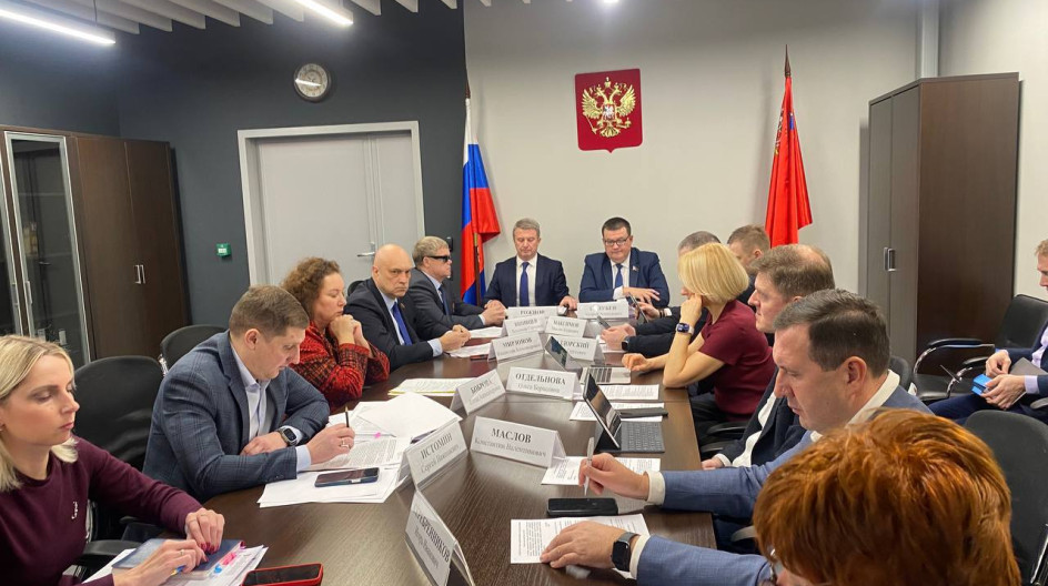В рамках расширенного заседания Комитета по социальной политике и здравоохранению Мособлдумы  состоялось заслушивание Министерства здравоохранения Московской области по теме: «Об организации  работы службы скорой медицинской помощи Московской области»