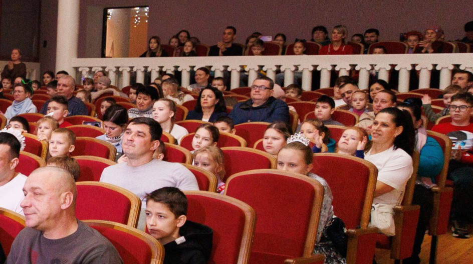 ОЖЕРЕЛЬЕ. С удовольствием посетил завершающий спектакль цикла новогодних «Елок главы» в городском округе Кашира.