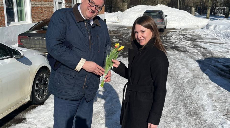 СТУПИНО-КАШИРА. Вместе с партией дарю цветы на улицах наших городов!