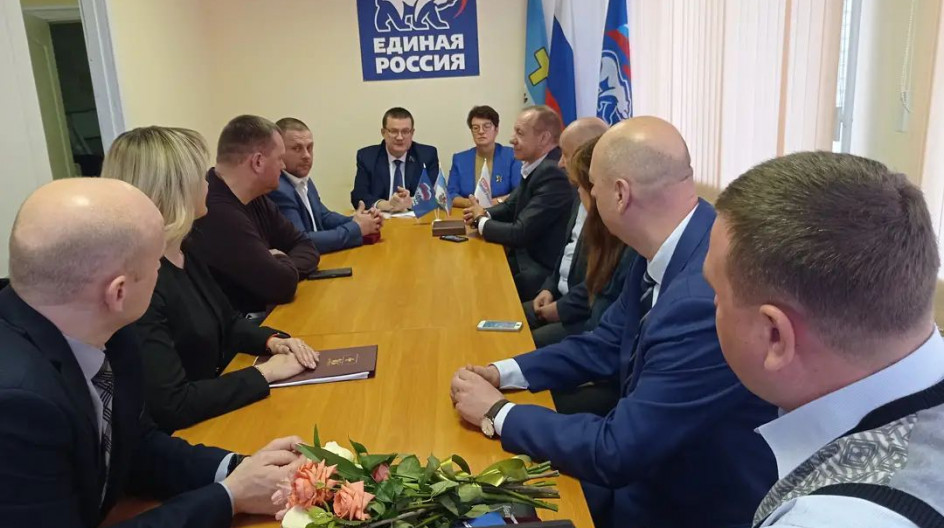 КАШИРА. Андрей Голубев принял участие в совместном заседании фракции в местном Совете депутатов и партактива партии Единая Россия