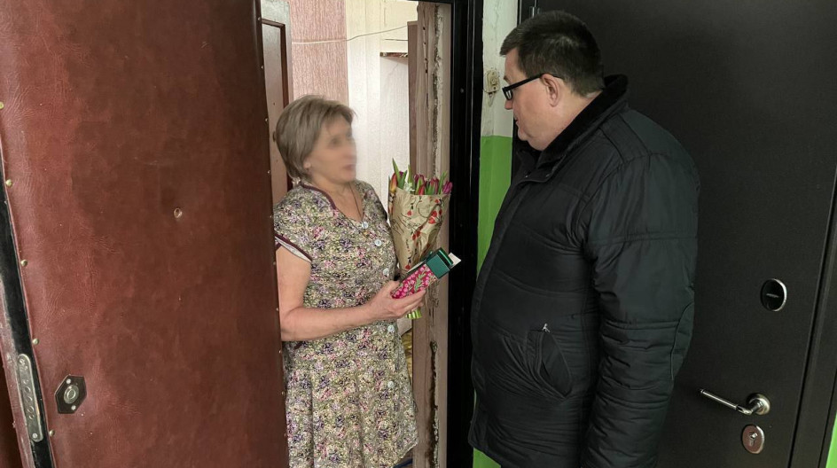 КАШИРА. Поздравил супругу мобилизованного военнослужащего с наступающим Международным женским днем
