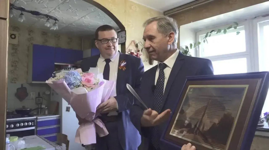С Днём Победы и 100-летним юбилеем поздравили легенду города СТУПИНО, ветерана Великой Отечественной войны Владимира Исидоровича Медовара.