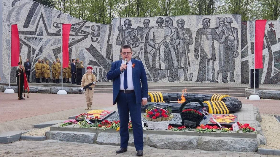 ЗЕНДИКОВО. Поздравил земляков с Днём Великой Победы у мемориала в населённом пункте воинской доблести поселка Зендиково.