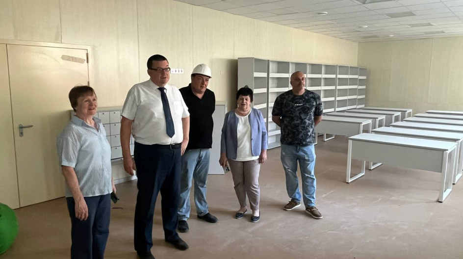 СТУПИНО. Совместно с коллегами-депутатами из местного Совета депутатов от фракции "Единая Россия", представителями Администрации, подрядчиками и общественниками провел мониторинг строительства социально значимого объекта-школы в квартале "Н