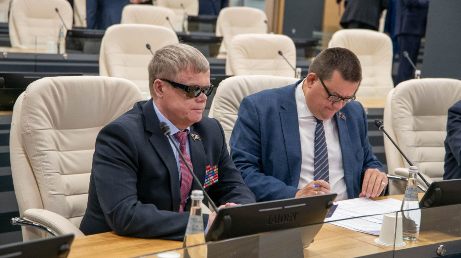 На заседании Мособлдумы Андрей Голубев представил проект закона, подготовленный двумя комитетами-нашим по социальной политике и здравоохранению и комитетом по имущественным отношениям