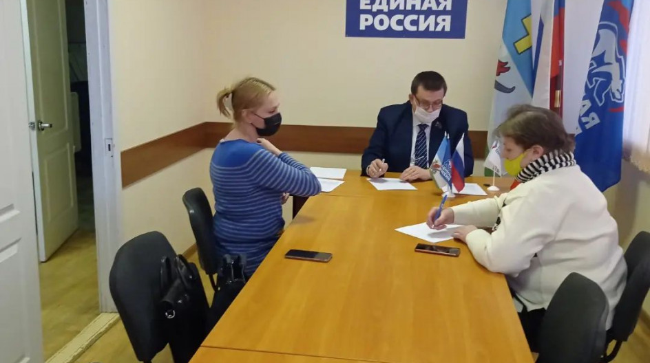 КАШИРА. Очередной прием граждан провёл  Андрей Голубев в общественной приемной партии "Единая Россия" в городском округе Кашира. 
