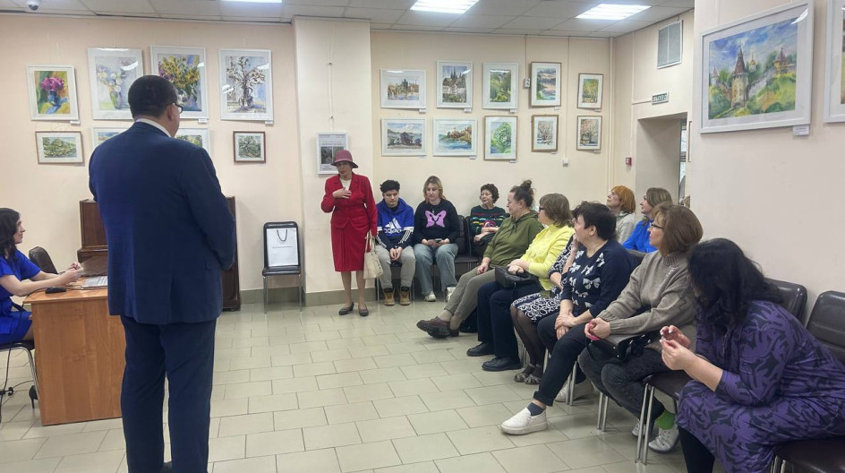 ПРОТВИНО. Провел отчет перед избирателями в библиотеке