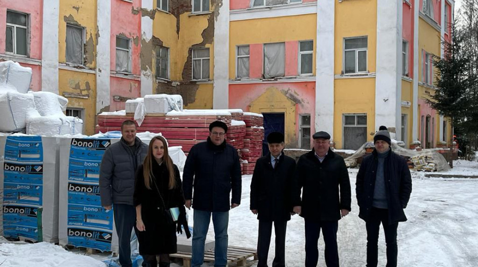 СТУПИНО-МИХНЕВО. Андрей Голубев проверил ход капремонт главного корпуса больницы в Михнево