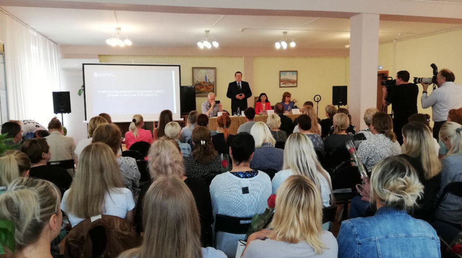 КАШИРА. Меры социальной поддержки семей с детьми стали главной темой круглого стола Комитета по вопросам охраны здоровья, труда и социальной политики в Кашире