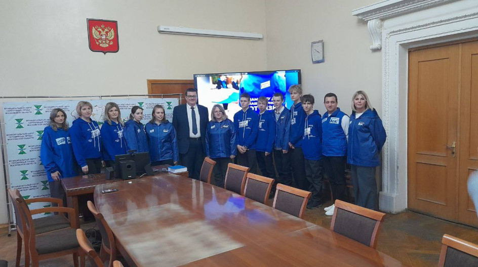 СЕРЕБРЯНЫЕ ПРУДЫ: Поздравили активистов «Молодой Гвардии Единой России» с приближающимся юбилеем.