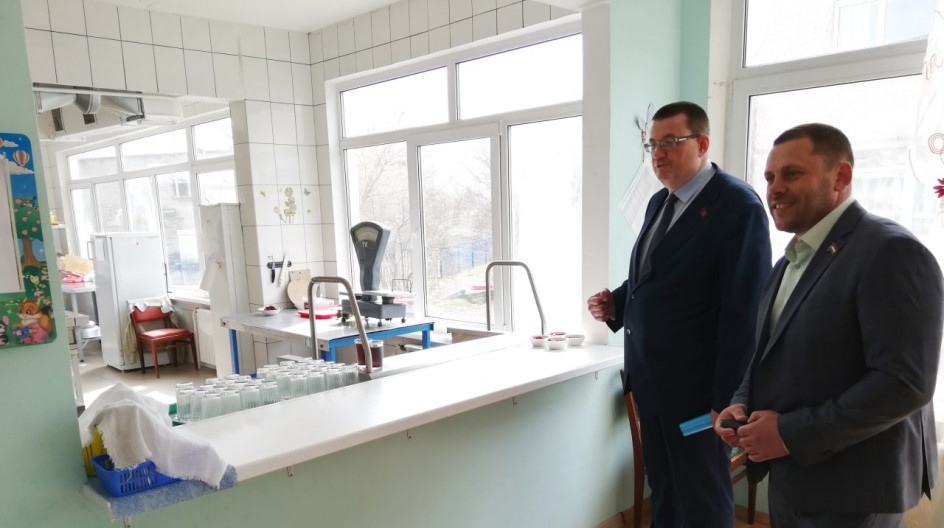 НИКУЛИНО. Депутат Мособлдумы Андрей Голубев встретился с коллективом Никулинской школы