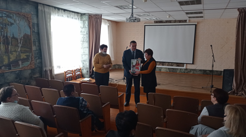КОКИНО. Андрей Голубев исполнил наказы коллектива сельской школы