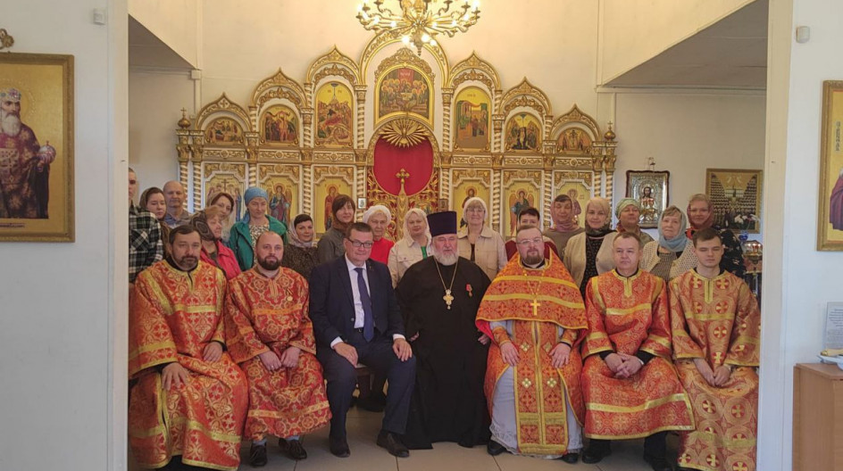 КАШИРА. Сегодня после богослужения встретился с священнослужителями и прихожанами храма святых Петра и  Февронии Муромских.