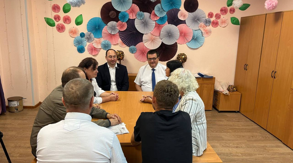 ШУГАРОВО. С главой городского округа Ступино Сергеем Мужальских встретился с старостами населенных пунктов со всей округи