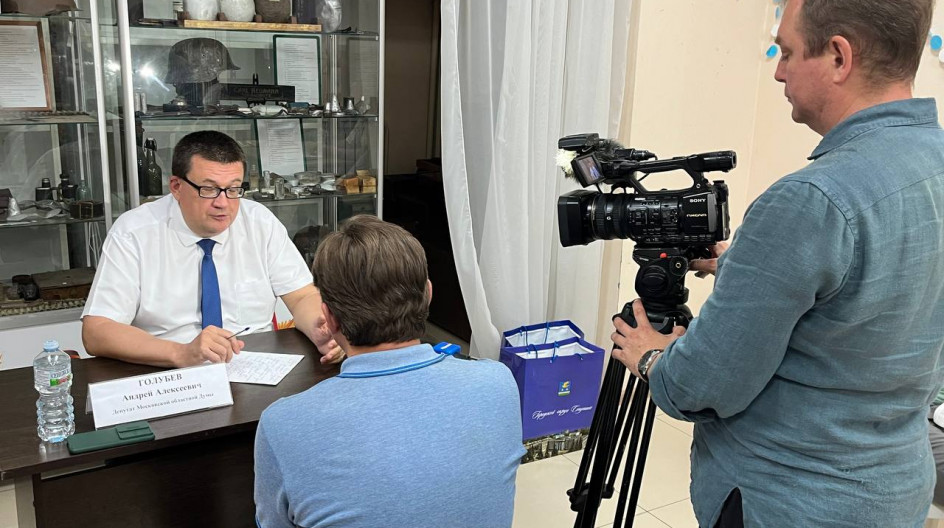 ШУГАРОВО. Присоединился к главе городского округа Ступино Сергею Мужальских и его команде в ходе приема граждан в формате «Выездная администрация» проведенном в селе Шугарово.