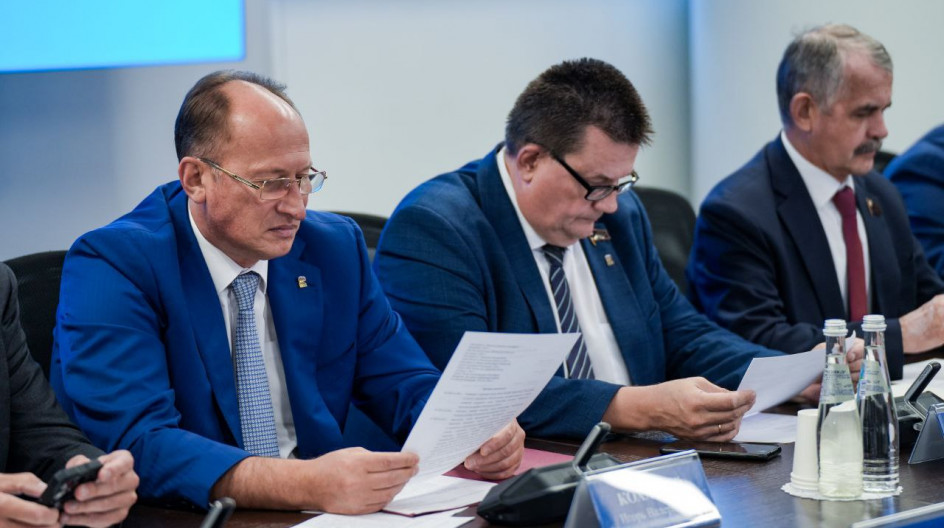 На первом заседании фракции «Единая Россия" осенней сессии Мособлдумы  подвели итоги работы и определили задачи на предстоящий период. Главное событие-победа