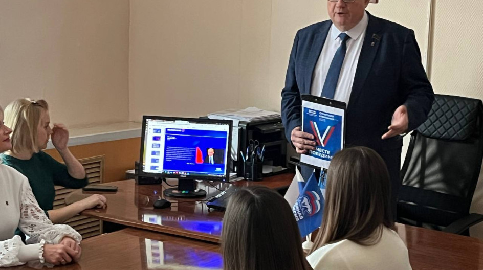 ОЖЕРЕЛЬЕ. Продолжаю цикл отчетов перед земляками. Встретился с членами первичных отделений партии "Единая Россия" и нашими сторонниками в городском округе Кашира