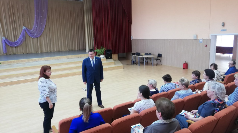 ОБОЛЕНСК. Провести модернизацию системы освещения и ремонт актового зала помог депутат Мособлдумы Андрей Голубев Оболенской школе в г.о. Серпухов