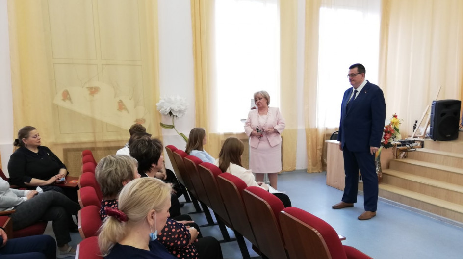 СТУПИНО. Работа над наказами будет продолжена. Депутат Мособлдумы Андрей Голубев пообщался с коллективом школы №2
