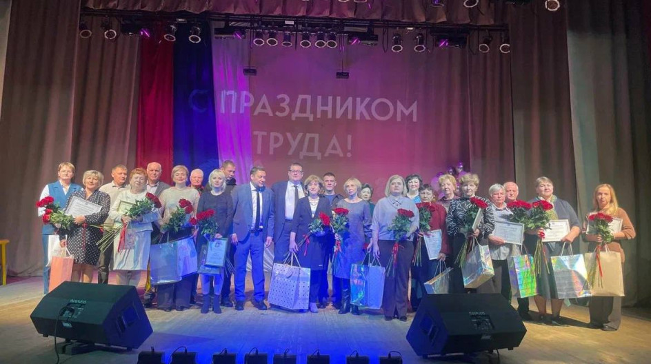 СЕРЕБРЯНЫЕ ПРУДЫ. С днём труда! Поздравил жителей муниципального округа Серебряные Пруды с весенним праздником