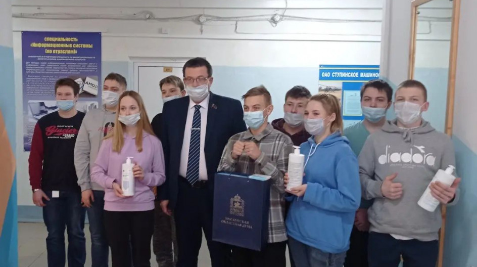 СТУПИНО. Андрей Голубев  продолжает волонтерскую работу.