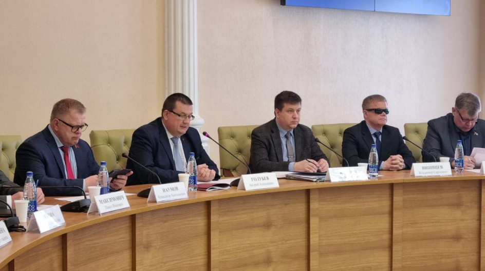 Провел выездное заседание Комитета по социальной политике и здравоохранению по вопросу маршрутизации детей с особенностями развития.