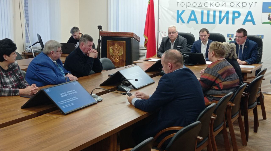 КАШИРА. Принял участие в заседании фракции партии в местном Совете депутатов.
