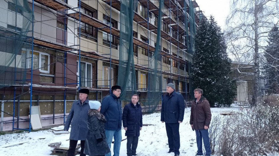 КАШИРА. Андрей Голубев с соратниками в ходе "Партийного десанта" проверил ход капитального ремонта терапевтического корпуса Каширской ЦРБ