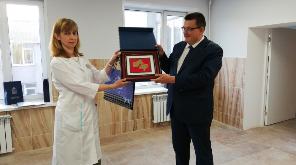 ПРОТВИНО. Андрей Голубев вручил награды Мособлдумы медикам Протвинской городской больницы