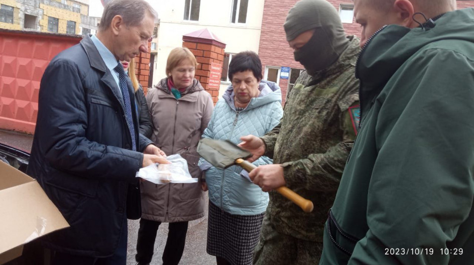СТУПИНО. Совместно с моими коллегами, депутатами местного Совета депутатов от фракции Единая Россия закупили на личные средства 20 саперных лопат для воинов из Ступино, выполняющих задачи в зоне СВО.