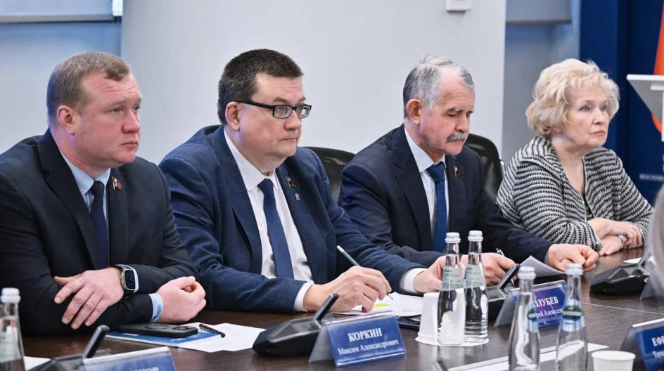 Принял участие в заседании фракции «Единая Россия» в Мособлдуме.