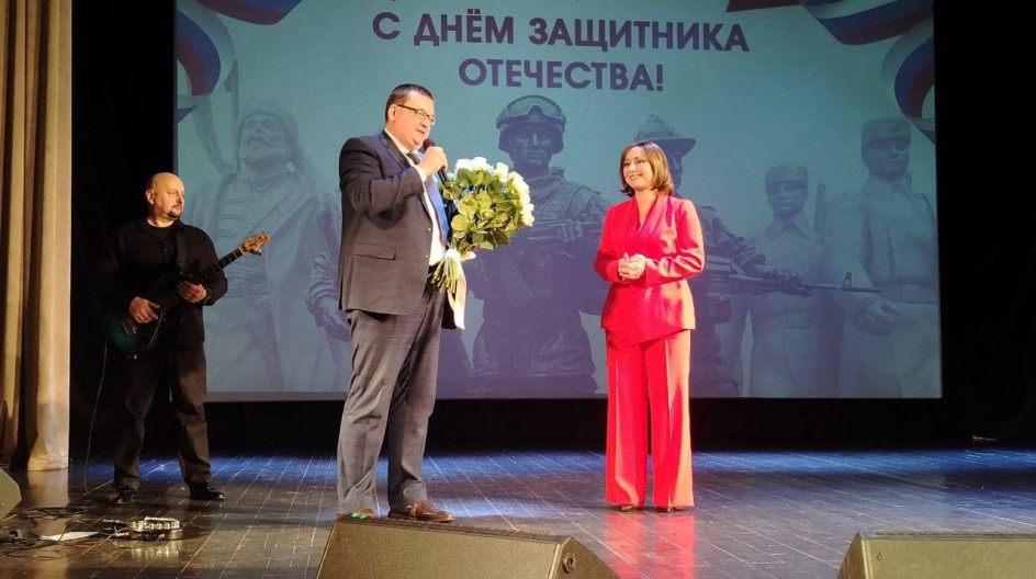 ОЖЕРЕЛЬЕ. Поздравил земляков с Днем защитника Отечества — праздником особого значения для героев и их семей