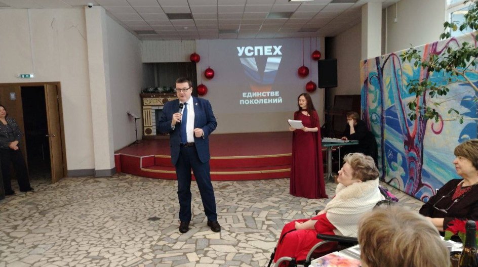 ПУЩИНО.  В рамках реализации партийного проекта «Единой России» «Успех V единстве поколений» встретился с пущинской организацией Всероссийского общества инвалидов