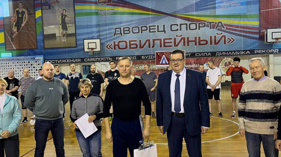 КАШИРА. Приветствовал участников турнира по мини-футболу посвященного Дню Защитника Отечества
