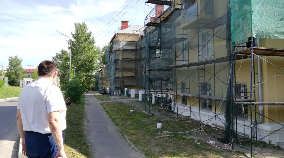 КАШИРА. Депутат Мособлдумы Андрей Голубев провёл депутатский контроль капремонта жилых домов в г.о. Кашира