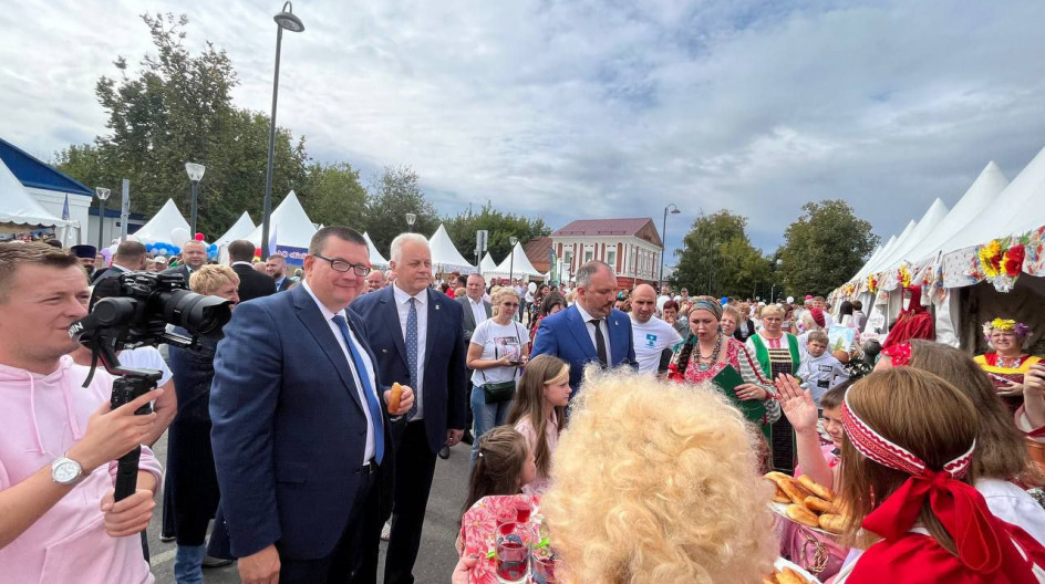 КАШИРА. В день города с огромным удовольствием посетил павильоны  Ярмарки предприятий и "Творческого Арбата" 