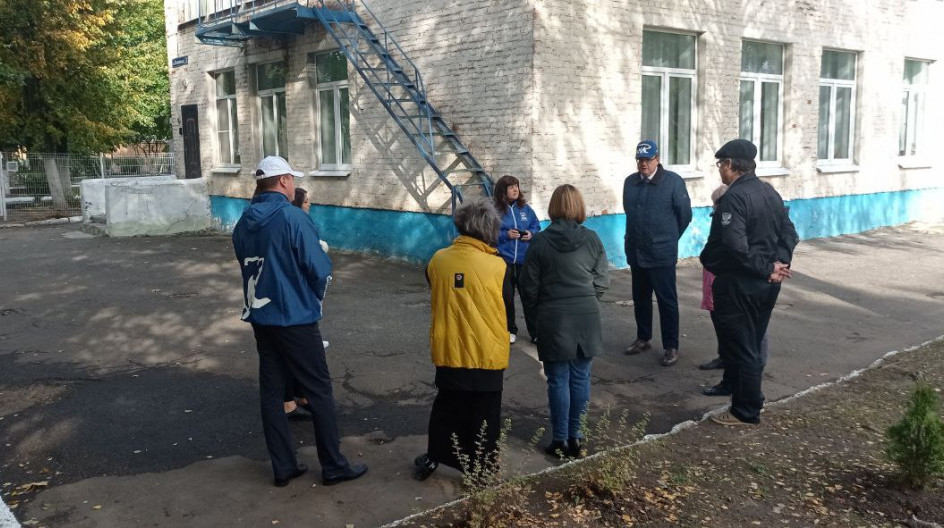 БАРАБАНОВО. Андрей Голубев провёл уличную встречу по вопросам СВО и частичной мобилизации 