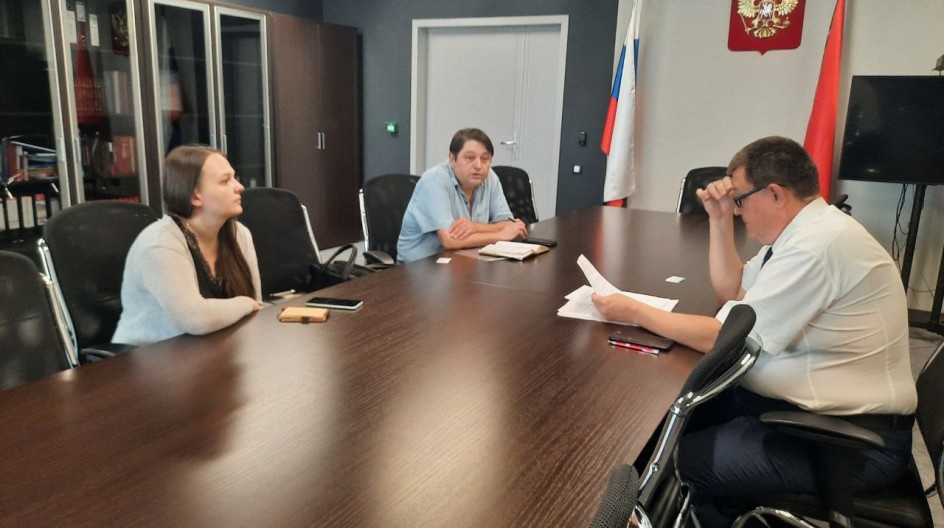 Провел рабочую встречу с представителями Культурного Фонда "Авансцена", инициированную в связи с предложением провести на территории Московской области социального марафона семейных фестивалей "Семья-надежный тыл России!