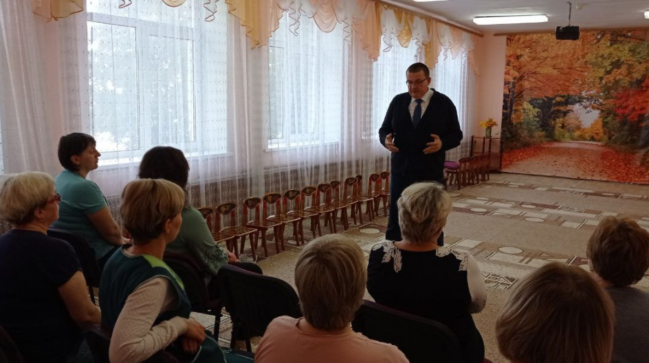 ТАРАСКОВО. Андрей Голубев исполнил наказ коллектива сельского детского сада и провёл с ним встречу
