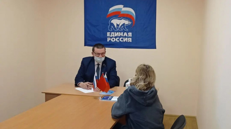 ПУЩИНО. Андрей Голубев провёл в общественной приемной партии "Единая Россия" в наукограде Пущино очередной прием граждан.