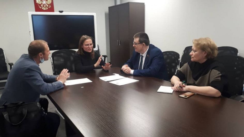 24 ноября председатель Комитета по социальной политики  и здравоохранению Голубев А.А. встретился с председателем Московского областного отделения Всероссийского общества глухих Барсуковым М.В.